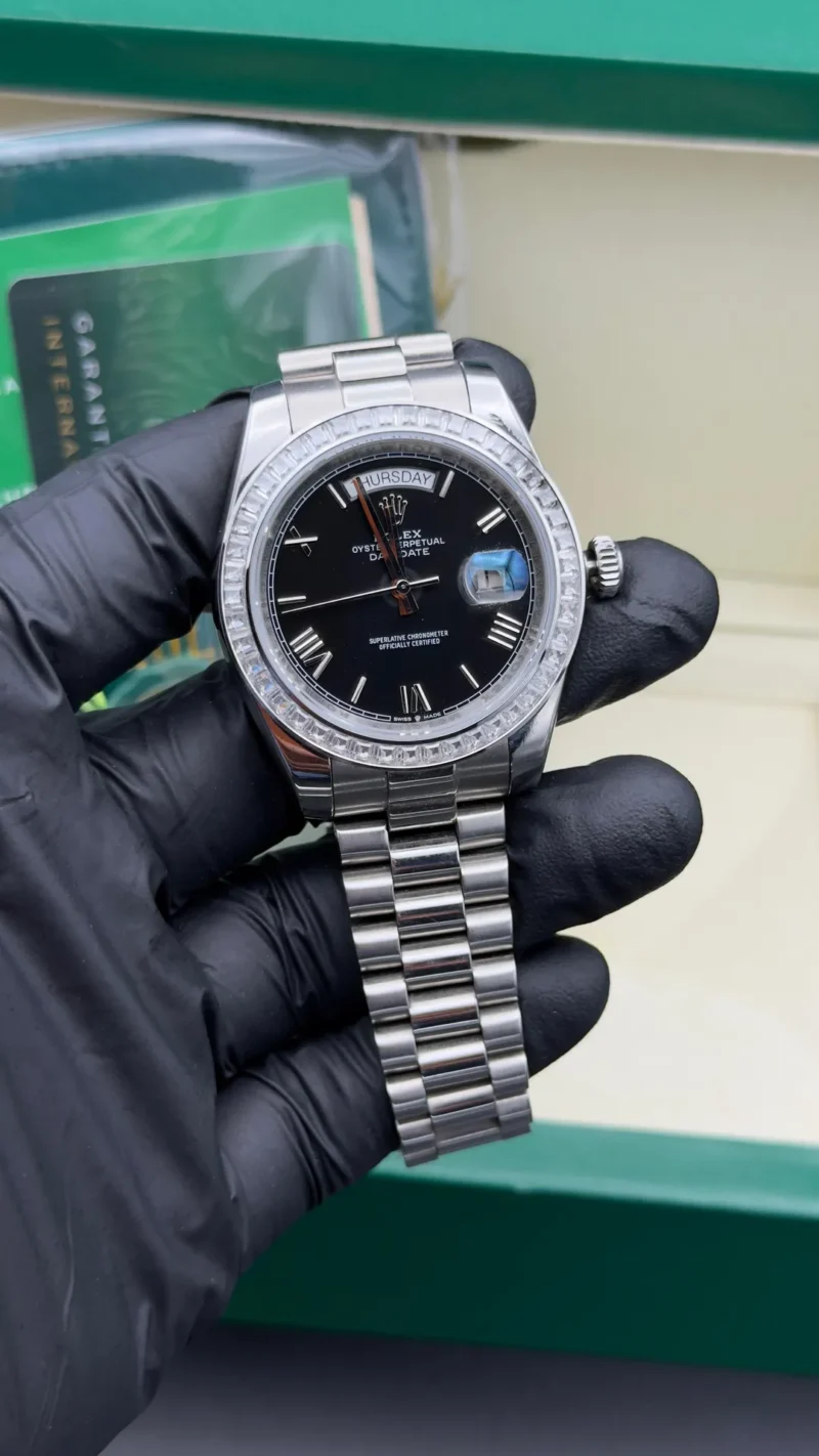 Day Date Watch Gem Set Black Roman Dial Silver President