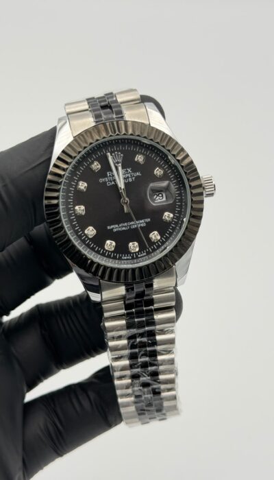 Black Dial Silver Watch – Fluted Bezel & Crystal Markers