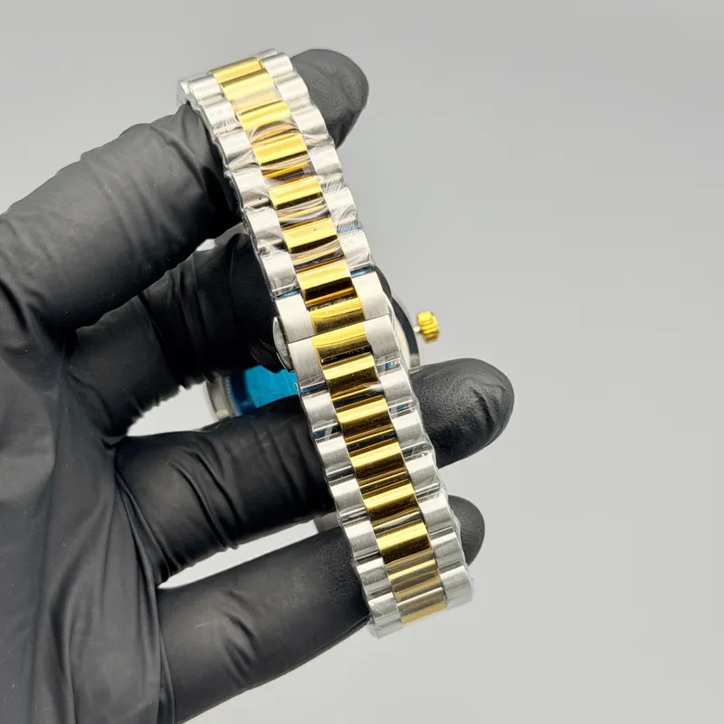 Black Gradient Dial Two-Tone Watch – Gold & Silver Bracelet - Image 4