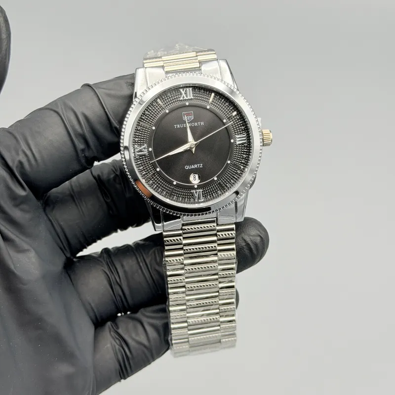 Black Dial Classic Watch – Roman Numerals & Metal Bracelet